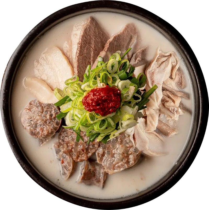 고기·내장·순대를 고루 담은 모듬국밥